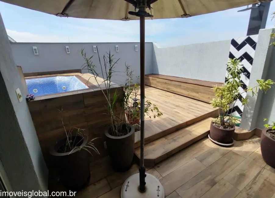 Cobertura com 3 quartos à venda, 180m2 em São Domingos, Niteroi - RJ - imagem 1 Foto 1 de Cobertura com 3 quartos à venda, 180m2 em São Domingos, Niteroi - RJ