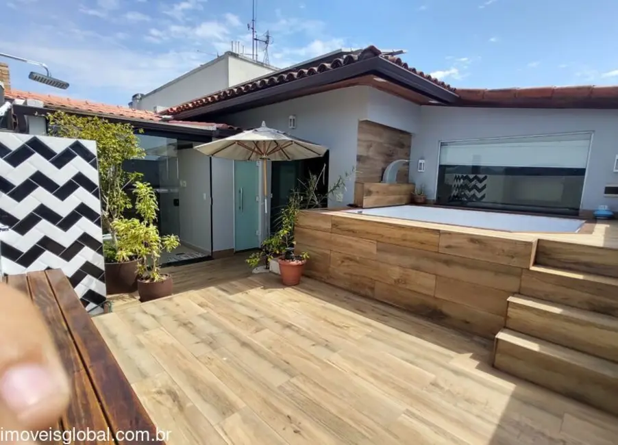 Cobertura com 3 quartos à venda, 180m2 em São Domingos, Niteroi - RJ - imagem 3 Foto 3 de Cobertura com 3 quartos à venda, 180m2 em São Domingos, Niteroi - RJ