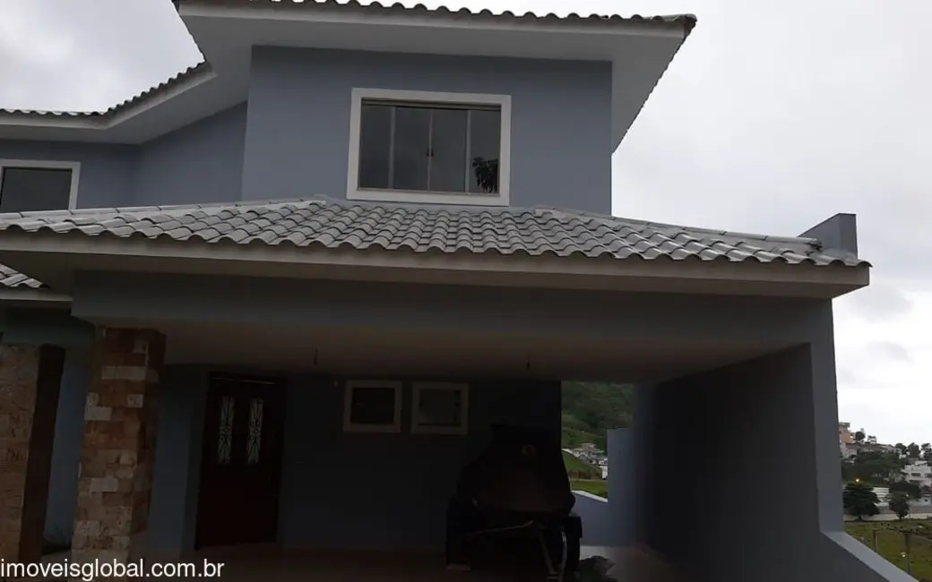 Foto 2 de Casa de Condomínio com 4 quartos à venda, 193m2 em Macae - RJ