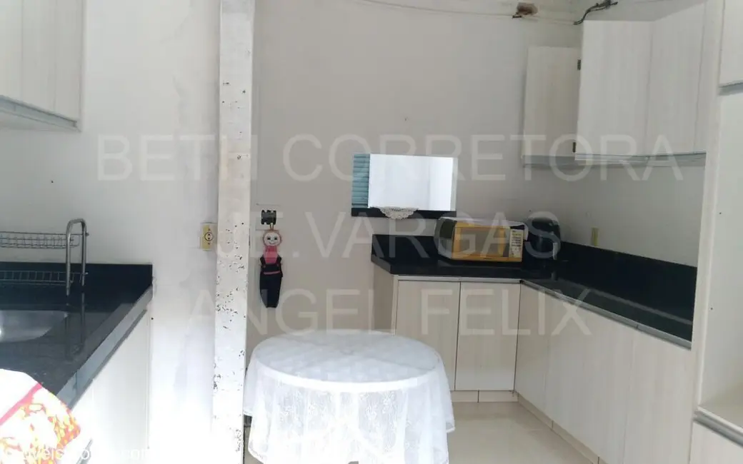 Sobrado com 3 quartos à venda, 220m2 em Jardim Alvorada, Cambe - PR - imagem 9 Foto 9 de Sobrado com 3 quartos à venda, 220m2 em Jardim Alvorada, Cambe - PR
