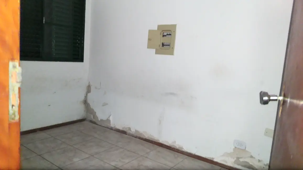 Sobrado com 4 quartos à venda, 166m2 em Conceição, Londrina - PR - imagem 6 Foto 6 de Sobrado com 4 quartos à venda, 166m2 em Conceição, Londrina - PR