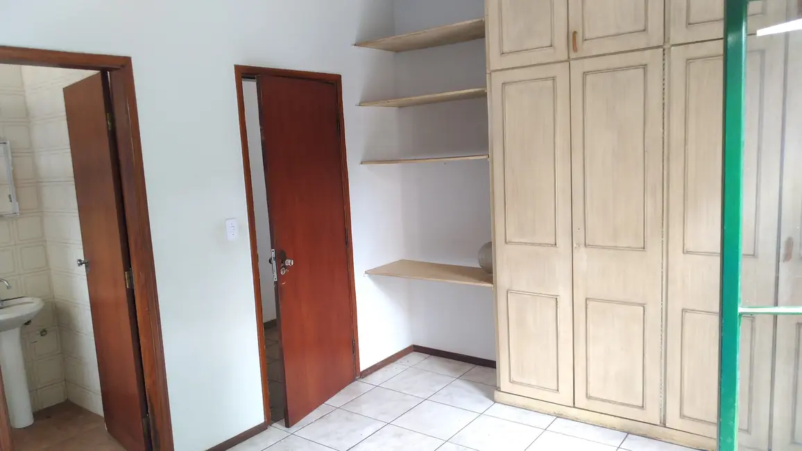 Sobrado com 4 quartos à venda, 166m2 em Conceição, Londrina - PR - imagem 7 Foto 7 de Sobrado com 4 quartos à venda, 166m2 em Conceição, Londrina - PR