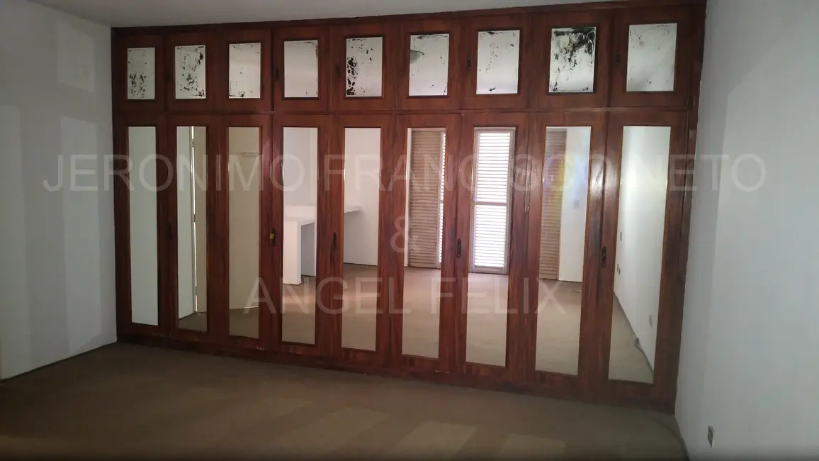 Sobrado com 2 quartos à venda, 293m2 em Jardim Presidente, Londrina - PR - imagem 6 Foto 6 de Sobrado com 2 quartos à venda, 293m2 em Jardim Presidente, Londrina - PR