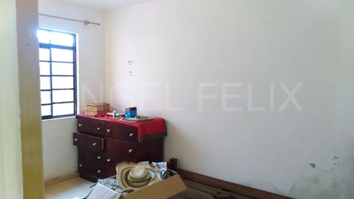 Casa com 3 quartos à venda, 126m2 em Londrina - PR - imagem 3 Foto 3 de Casa com 3 quartos à venda, 126m2 em Londrina - PR