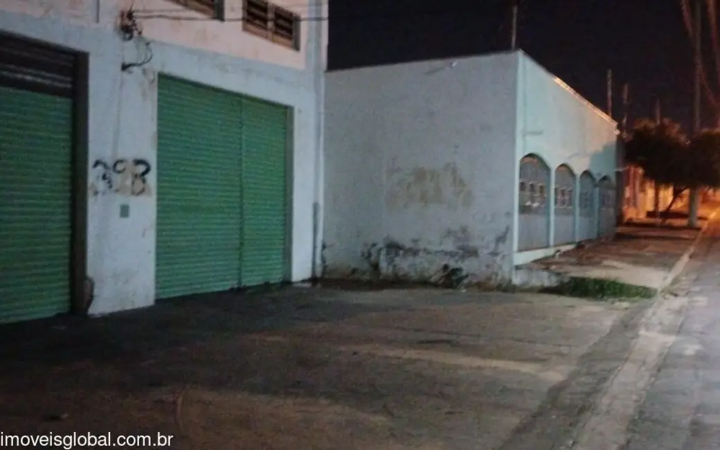Armazém / Galpão com 3 quartos para alugar, 300m2 em Cuiaba - MT - imagem 3 Foto 3 de Armazém / Galpão com 3 quartos para alugar, 300m2 em Cuiaba - MT