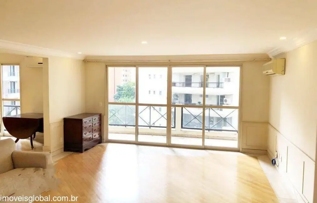 Foto 2 de Apartamento com 3 quartos à venda, 215m2 em São Paulo - SP