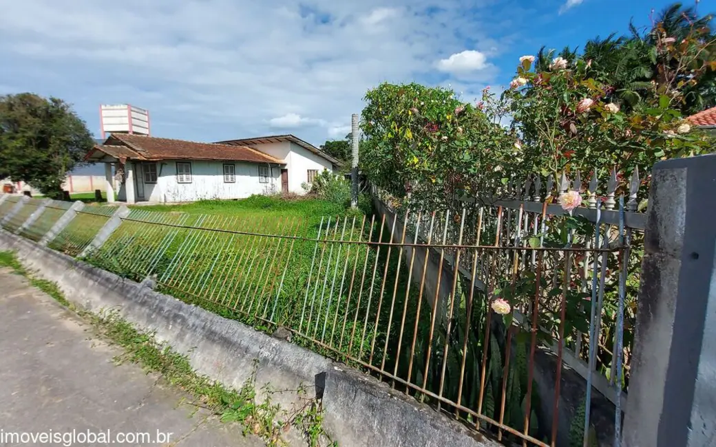 Foto 1 de Terreno / Lote à venda, 1391m2 em Salseiros, Itajai - SC