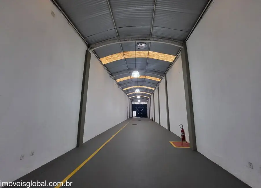 Armazém / Galpão para alugar, 240m2 em Barreto, Niteroi - RJ - imagem 8 Foto 8 de Armazém / Galpão para alugar, 240m2 em Barreto, Niteroi - RJ