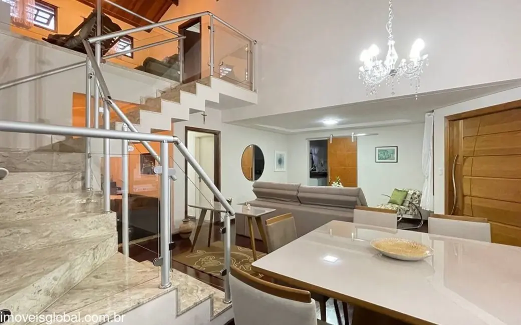 Casa de Condomínio com 3 quartos à venda, 180m2 em Sao Jose Dos Campos - SP - imagem 4 Foto 4 de Casa de Condomínio com 3 quartos à venda, 180m2 em Sao Jose Dos Campos - SP