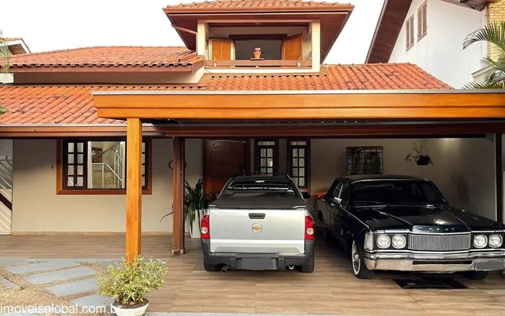 Casa de Condomínio com 3 quartos à venda, 180m2 em Sao Jose Dos Campos - SP - imagem 1 Foto 1 de Casa de Condomínio com 3 quartos à venda, 180m2 em Sao Jose Dos Campos - SP