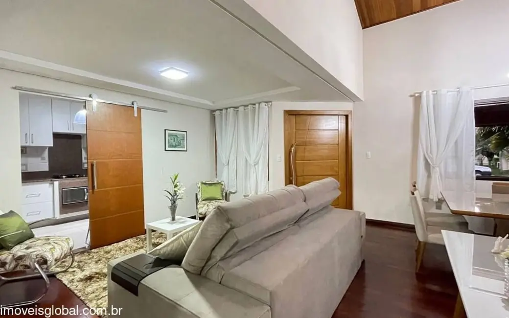 Casa de Condomínio com 3 quartos à venda, 180m2 em Sao Jose Dos Campos - SP - imagem 5 Foto 5 de Casa de Condomínio com 3 quartos à venda, 180m2 em Sao Jose Dos Campos - SP