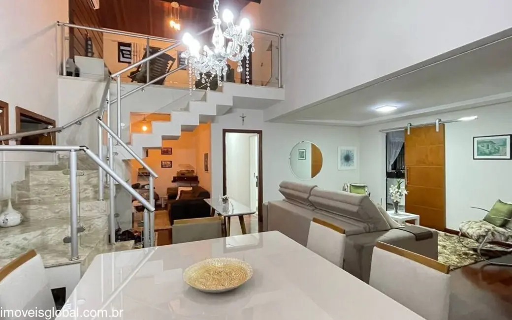 Casa de Condomínio com 3 quartos à venda, 180m2 em Sao Jose Dos Campos - SP - imagem 3 Foto 3 de Casa de Condomínio com 3 quartos à venda, 180m2 em Sao Jose Dos Campos - SP