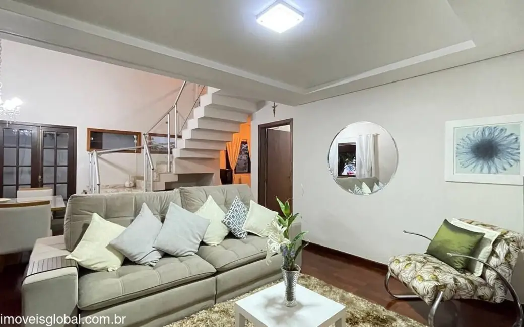 Casa de Condomínio com 3 quartos à venda, 180m2 em Sao Jose Dos Campos - SP - imagem 2 Foto 2 de Casa de Condomínio com 3 quartos à venda, 180m2 em Sao Jose Dos Campos - SP