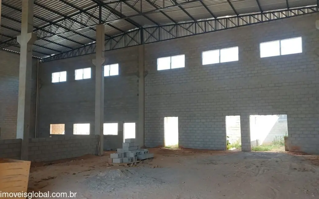 Armazém / Galpão com 2 quartos para alugar, 686m2 em Sorocaba - SP - imagem 3 Foto 3 de Armazém / Galpão com 2 quartos para alugar, 686m2 em Sorocaba - SP