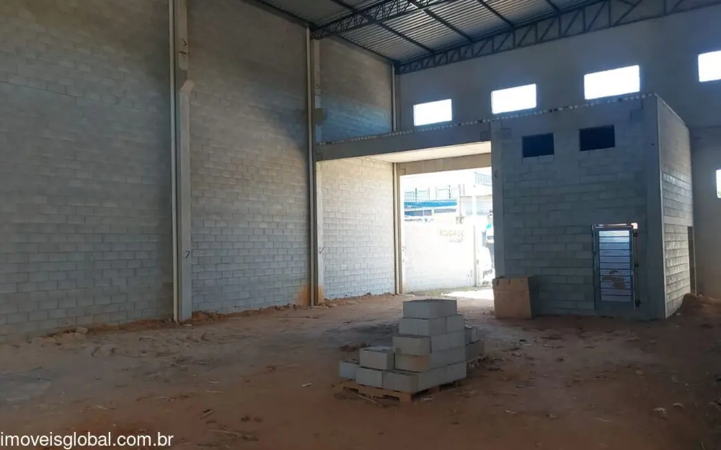 Armazém / Galpão com 2 quartos para alugar, 686m2 em Sorocaba - SP - imagem 6 Foto 6 de Armazém / Galpão com 2 quartos para alugar, 686m2 em Sorocaba - SP