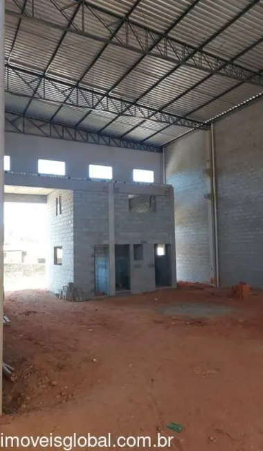 Armazém / Galpão com 2 quartos para alugar, 686m2 em Sorocaba - SP - imagem 5 Foto 5 de Armazém / Galpão com 2 quartos para alugar, 686m2 em Sorocaba - SP