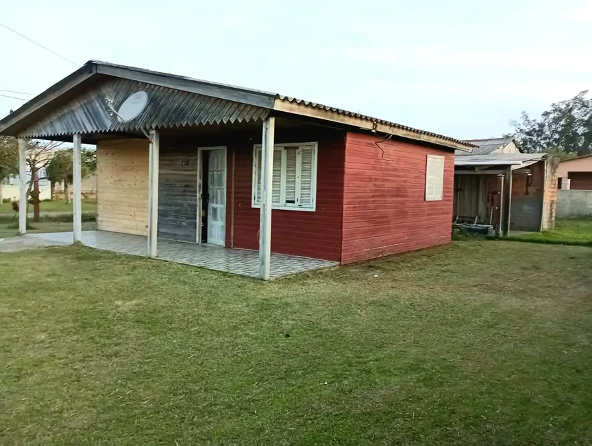 Foto 1 de Casa com 2 quartos à venda, 36m2 em Cidreira - RS