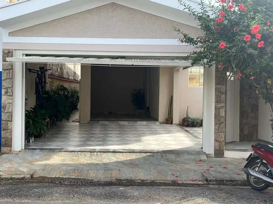 Foto 1 de Casa com 3 quartos à venda, 281m2 em Vargem Grande Do Sul - SP