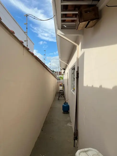 Casa com 3 quartos à venda, 281m2 em Vargem Grande Do Sul - SP - imagem 8 Foto 8 de Casa com 3 quartos à venda, 281m2 em Vargem Grande Do Sul - SP