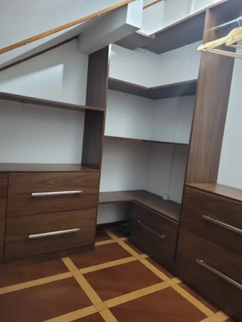 Cobertura com 3 quartos para alugar, 100m2 em Ermitage, Teresopolis - RJ - imagem 5 Foto 5 de Cobertura com 3 quartos para alugar, 100m2 em Ermitage, Teresopolis - RJ