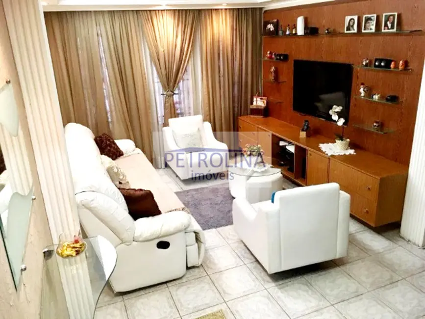 Foto 1 de Sobrado com 4 quartos à venda, 241m2 em São Paulo - SP