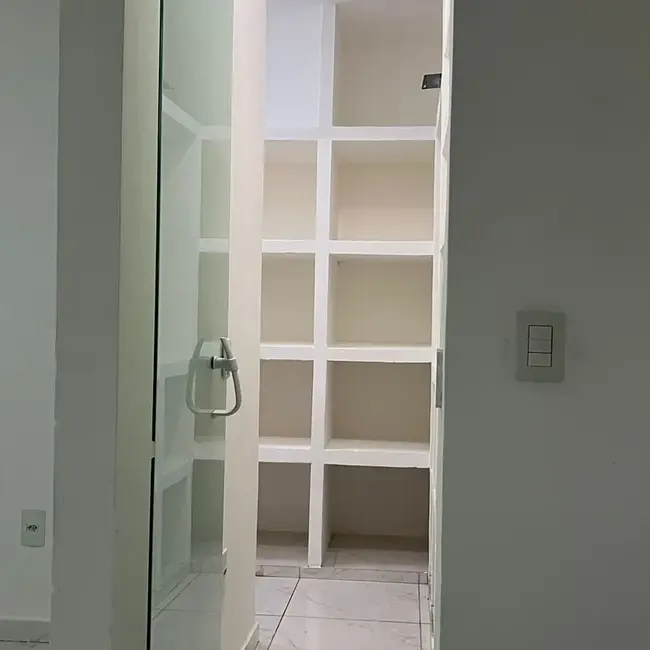 Casa com 3 quartos para alugar, 999m2 em Granja dos Cavaleiros, Macae - RJ - imagem 5 Foto 5 de Casa com 3 quartos para alugar, 999m2 em Granja dos Cavaleiros, Macae - RJ