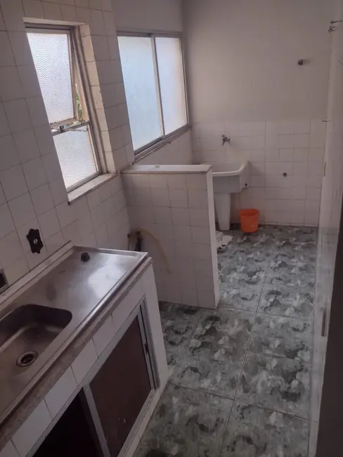 Apartamento com 2 quartos para alugar, 999m2 em Centro, Macae - RJ - imagem 3 Foto 3 de Apartamento com 2 quartos para alugar, 999m2 em Centro, Macae - RJ