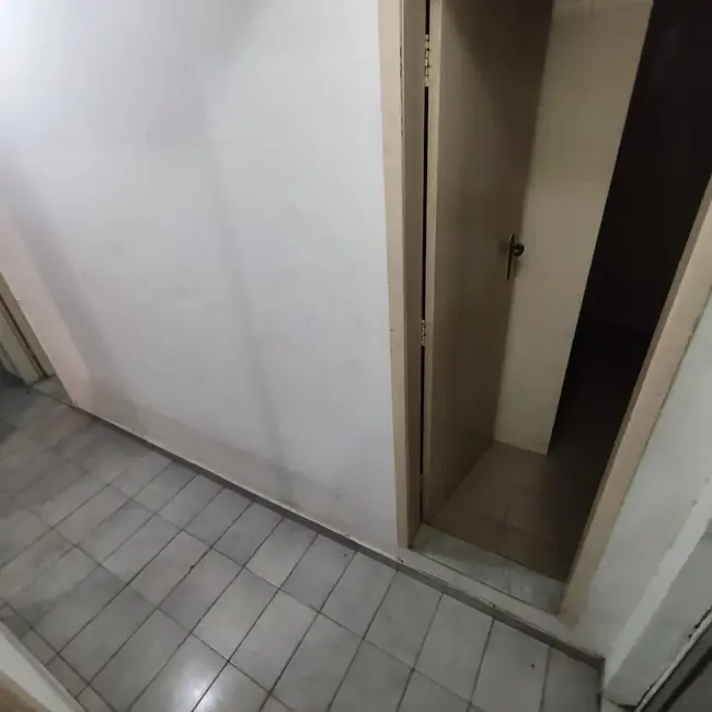 Apartamento com 2 quartos para alugar, 999m2 em Centro, Macae - RJ - imagem 8 Foto 8 de Apartamento com 2 quartos para alugar, 999m2 em Centro, Macae - RJ