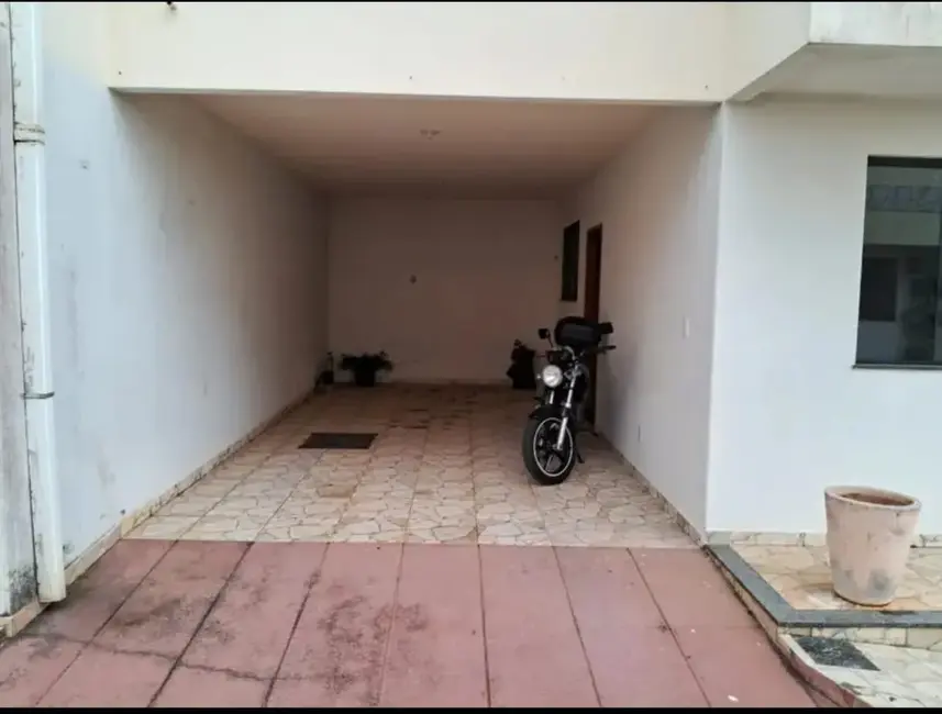 Casa de Condomínio com 3 quartos para alugar, 999m2 em Novo Horizonte, Macae - RJ - imagem 5 Foto 5 de Casa de Condomínio com 3 quartos para alugar, 999m2 em Novo Horizonte, Macae - RJ