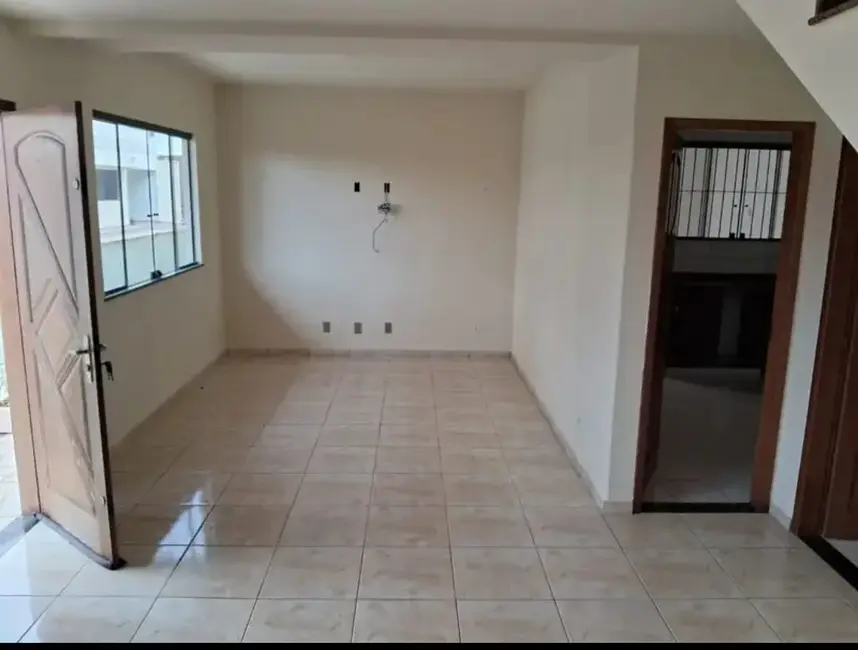 Foto 2 de Casa de Condomínio com 3 quartos para alugar, 999m2 em Novo Horizonte, Macae - RJ
