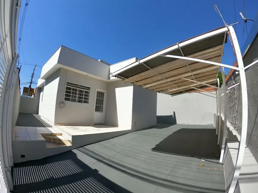 Casa com 2 quartos à venda e para alugar, 154m2 em Junqueira, Lins - SP - imagem 3 Foto 3 de Casa com 2 quartos à venda e para alugar, 154m2 em Junqueira, Lins - SP