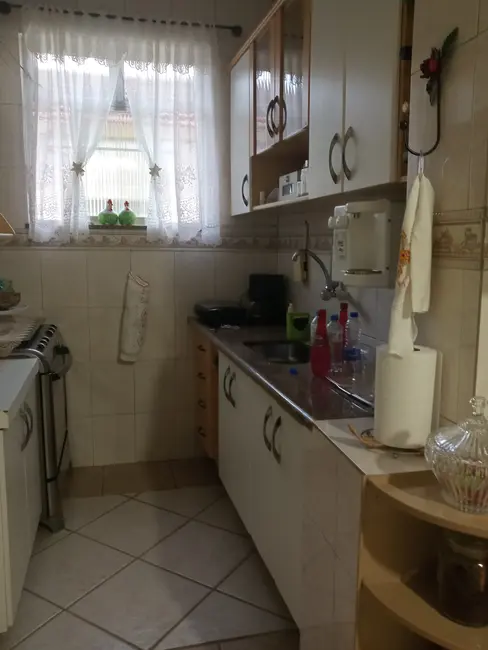 Casa com 4 quartos à venda, 184m2 em Olaria, Rio De Janeiro - RJ - imagem 8 Foto 8 de Casa com 4 quartos à venda, 184m2 em Olaria, Rio De Janeiro - RJ