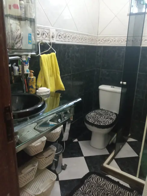 Casa com 4 quartos à venda, 184m2 em Olaria, Rio De Janeiro - RJ - imagem 7 Foto 7 de Casa com 4 quartos à venda, 184m2 em Olaria, Rio De Janeiro - RJ