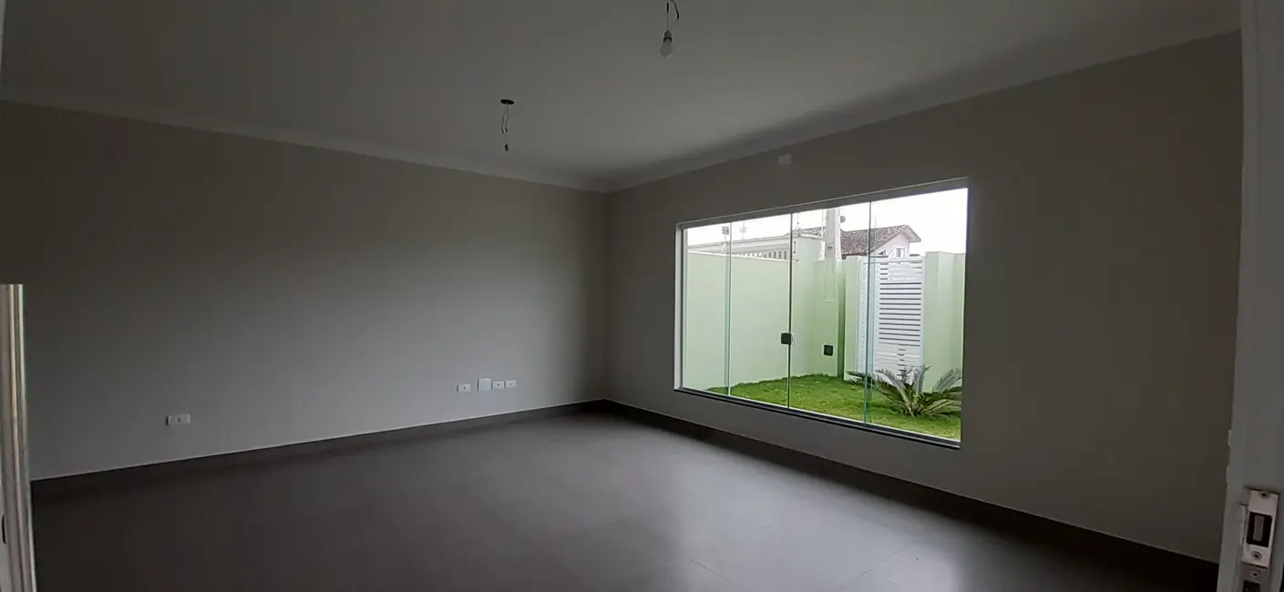 Casa com 3 quartos à venda, 240m2 em Peruibe - SP - imagem 5 Foto 5 de Casa com 3 quartos à venda, 240m2 em Peruibe - SP