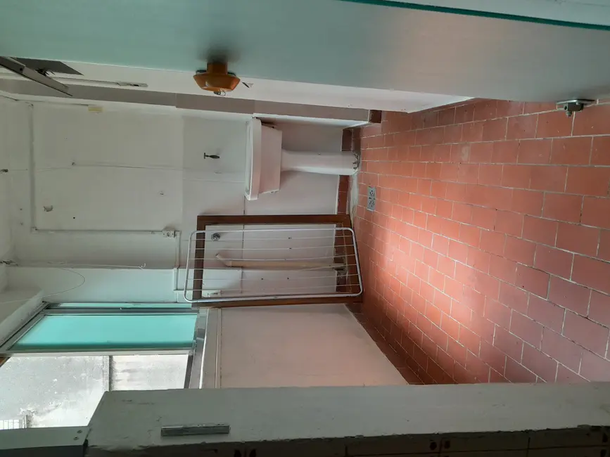 Apartamento com 2 quartos para alugar, 90m2 em Centro, Pelotas - RS - imagem 8 Foto 8 de Apartamento com 2 quartos para alugar, 90m2 em Centro, Pelotas - RS
