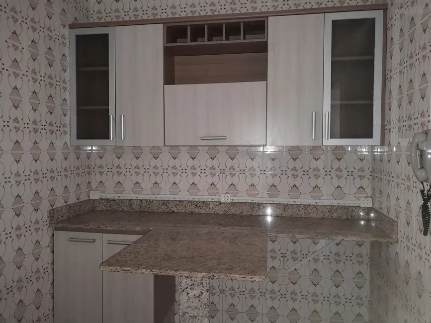 Apartamento com 2 quartos para alugar, 90m2 em Centro, Pelotas - RS - imagem 7 Foto 7 de Apartamento com 2 quartos para alugar, 90m2 em Centro, Pelotas - RS