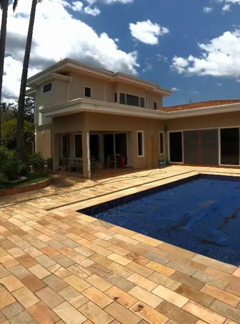 Casa com 5 quartos à venda, 375m2 em Centro, Espirito Santo Do Pinhal - SP - imagem 3 Foto 3 de Casa com 5 quartos à venda, 375m2 em Centro, Espirito Santo Do Pinhal - SP