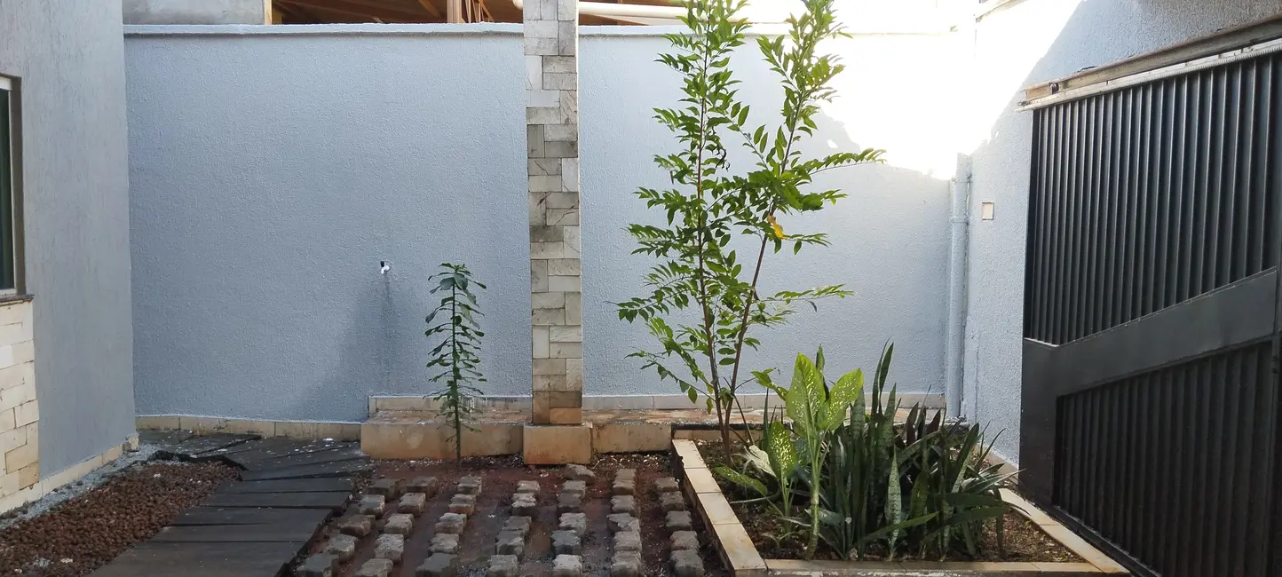 Foto 4 de Sobrado com 5 quartos à venda, 214m2 em Jardim Petrópolis, Goiania - GO