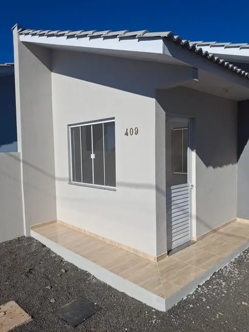 Casa com 2 quartos à venda, 56m2 em Centro, Vitorino - PR - imagem 2 Foto 2 de Casa com 2 quartos à venda, 56m2 em Centro, Vitorino - PR