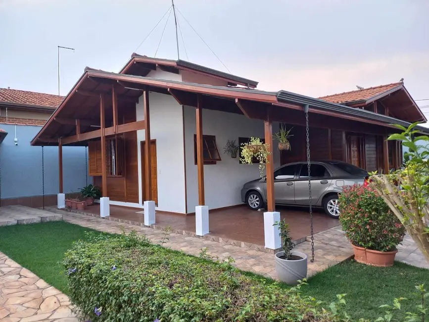 Casa com 3 quartos à venda, 360m2 em Jardim Chico Piscina, Mococa - SP - imagem 1 Foto 1 de Casa com 3 quartos à venda, 360m2 em Jardim Chico Piscina, Mococa - SP