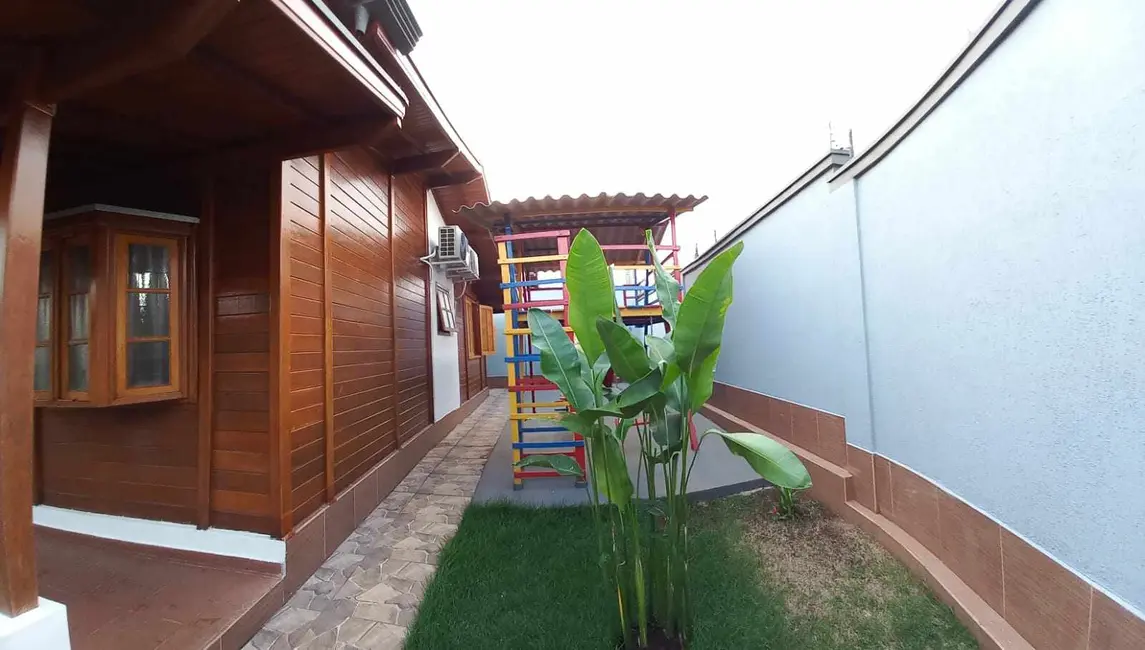 Casa com 3 quartos à venda, 360m2 em Jardim Chico Piscina, Mococa - SP - imagem 4 Foto 4 de Casa com 3 quartos à venda, 360m2 em Jardim Chico Piscina, Mococa - SP