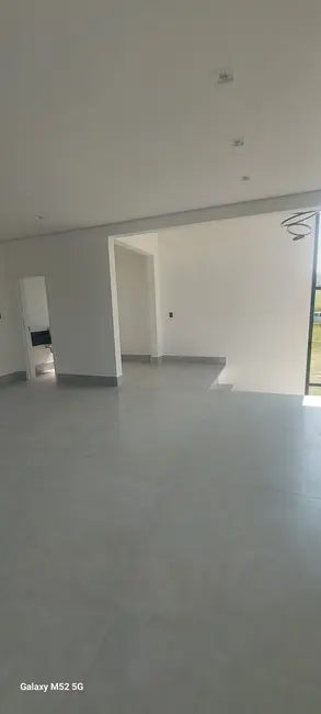 Casa de Condomínio com 3 quartos à venda, 241m2 em Vila Martins, Itu - SP - imagem 3 Foto 3 de Casa de Condomínio com 3 quartos à venda, 241m2 em Vila Martins, Itu - SP