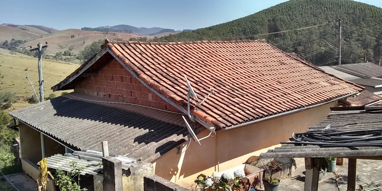 Casa com 2 quartos à venda, 330m2 em Centro, Paraibuna - SP - imagem 3 Foto 3 de Casa com 2 quartos à venda, 330m2 em Centro, Paraibuna - SP