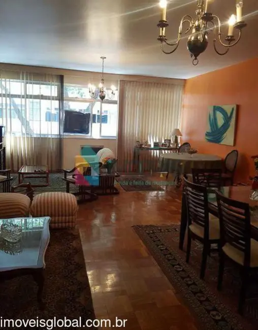 Apartamento com 4 quartos à venda, 210m2 em Copacabana, Rio De Janeiro - RJ - imagem 2 Foto 2 de Apartamento com 4 quartos à venda, 210m2 em Copacabana, Rio De Janeiro - RJ