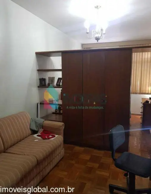 Apartamento com 4 quartos à venda, 210m2 em Copacabana, Rio De Janeiro - RJ - imagem 4 Foto 4 de Apartamento com 4 quartos à venda, 210m2 em Copacabana, Rio De Janeiro - RJ