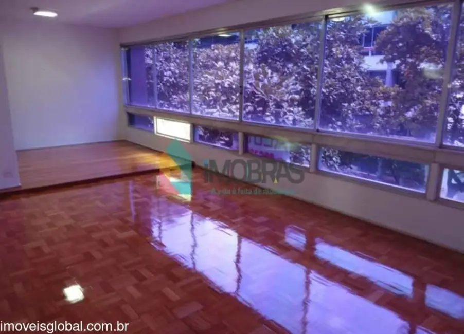 Apartamento com 3 quartos à venda, 150m2 em Copacabana, Rio De Janeiro - RJ - imagem 4 Foto 4 de Apartamento com 3 quartos à venda, 150m2 em Copacabana, Rio De Janeiro - RJ
