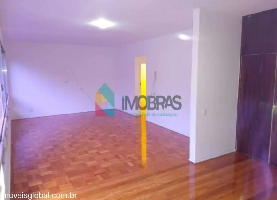 Apartamento com 3 quartos à venda, 150m2 em Copacabana, Rio De Janeiro - RJ - imagem 3 Foto 3 de Apartamento com 3 quartos à venda, 150m2 em Copacabana, Rio De Janeiro - RJ