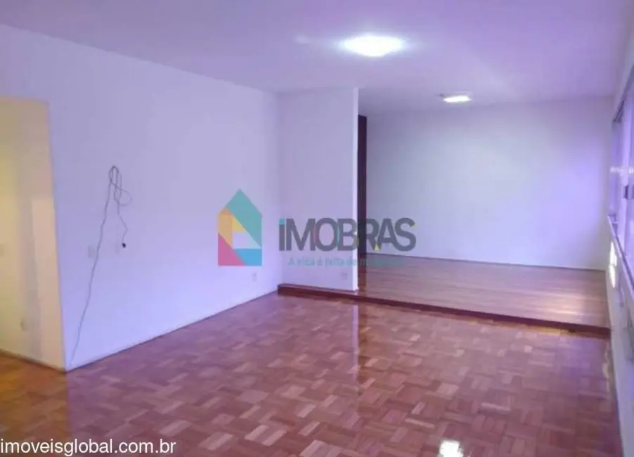Apartamento com 3 quartos à venda, 150m2 em Copacabana, Rio De Janeiro - RJ - imagem 5 Foto 5 de Apartamento com 3 quartos à venda, 150m2 em Copacabana, Rio De Janeiro - RJ