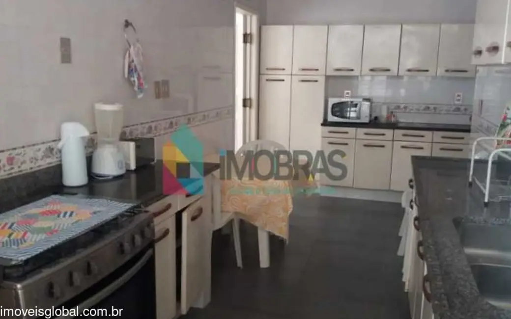 Apartamento com 4 quartos à venda, 240m2 em Copacabana, Rio De Janeiro - RJ - imagem 5 Foto 5 de Apartamento com 4 quartos à venda, 240m2 em Copacabana, Rio De Janeiro - RJ