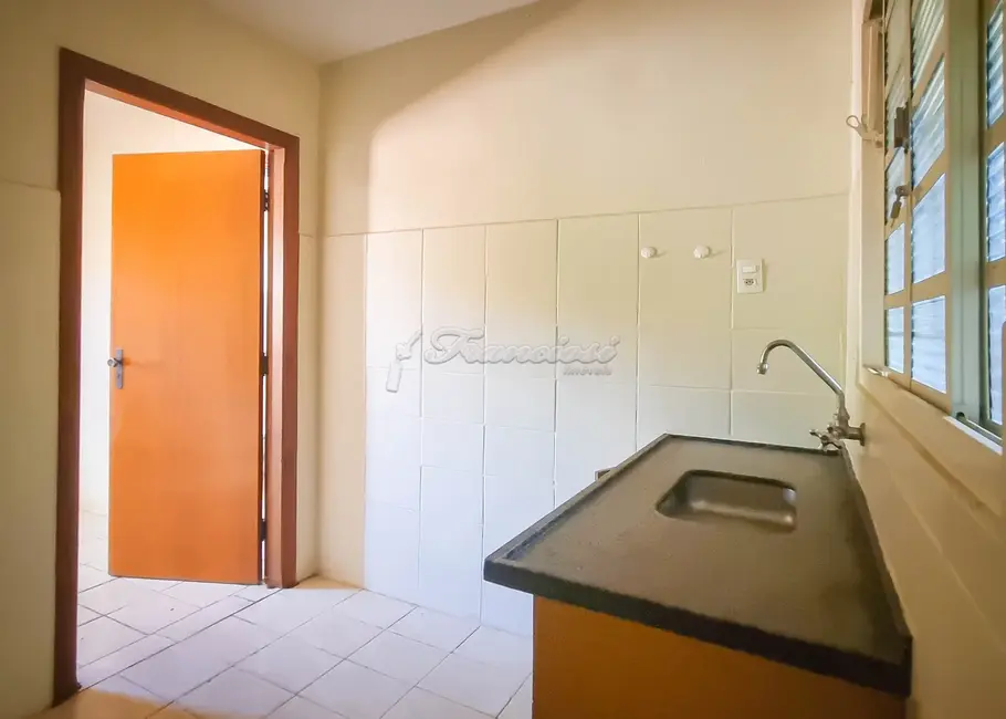 Foto 2 de Casa com 2 quartos à venda, 187m2 em Jardim Itália, Itapetininga - SP